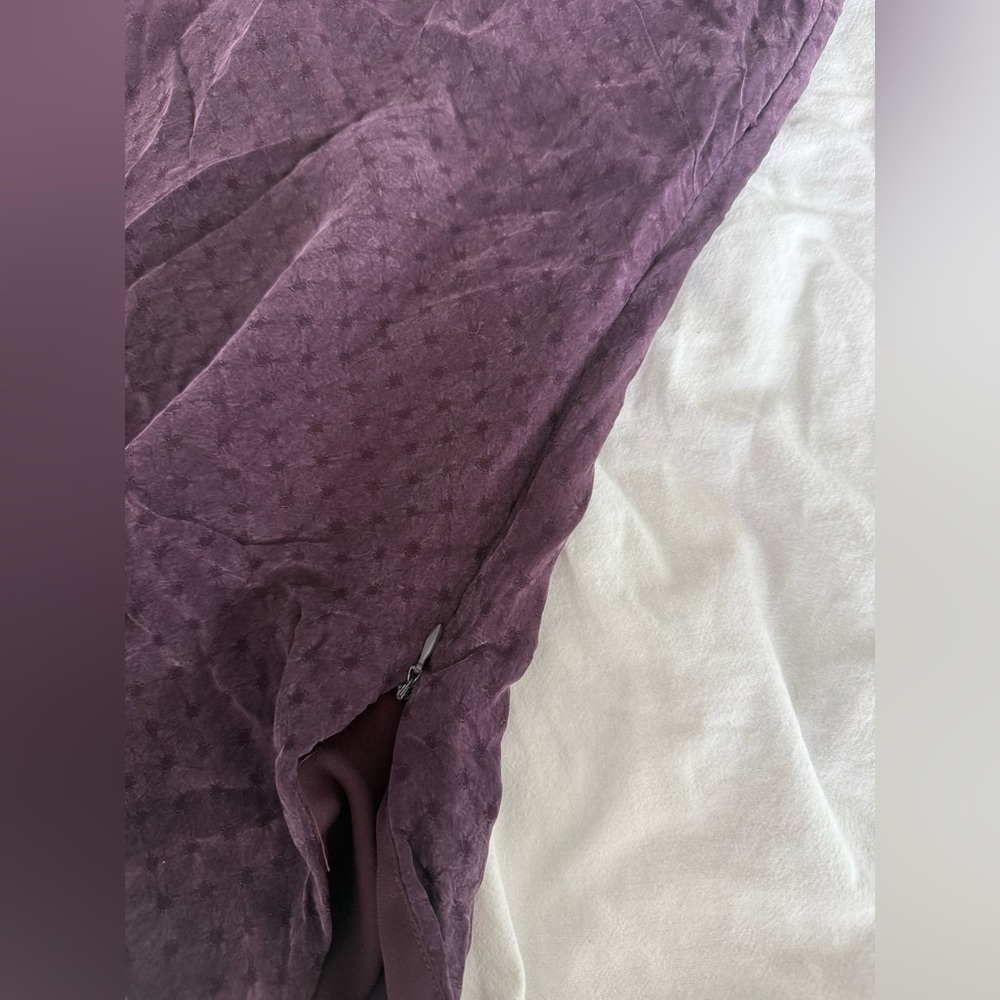 Liz Claiborne Sleeveless Dark Purple Tunic, size 8 - Picture 3 of 5